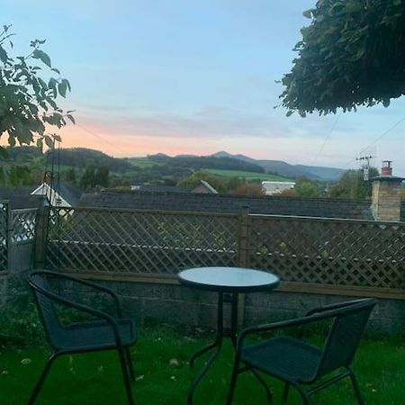 Mountain Views In The Heart Of Brecon Town Exterior foto