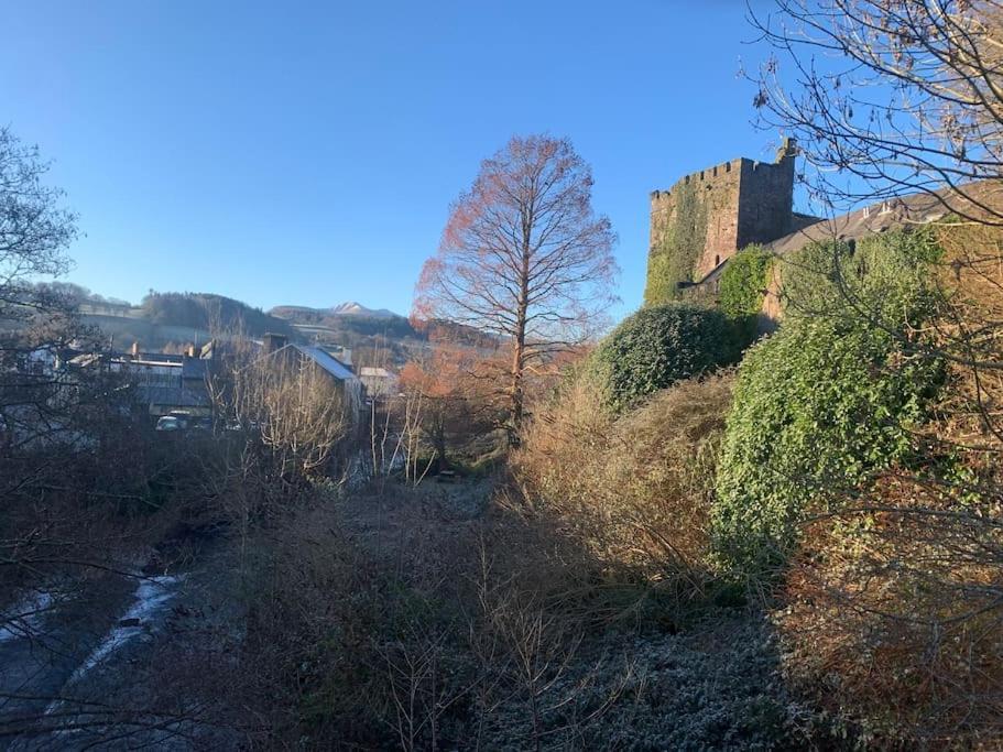 Mountain Views In The Heart Of Brecon Town Exterior foto