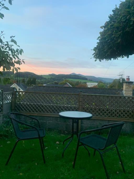 Mountain Views In The Heart Of Brecon Town Exterior foto